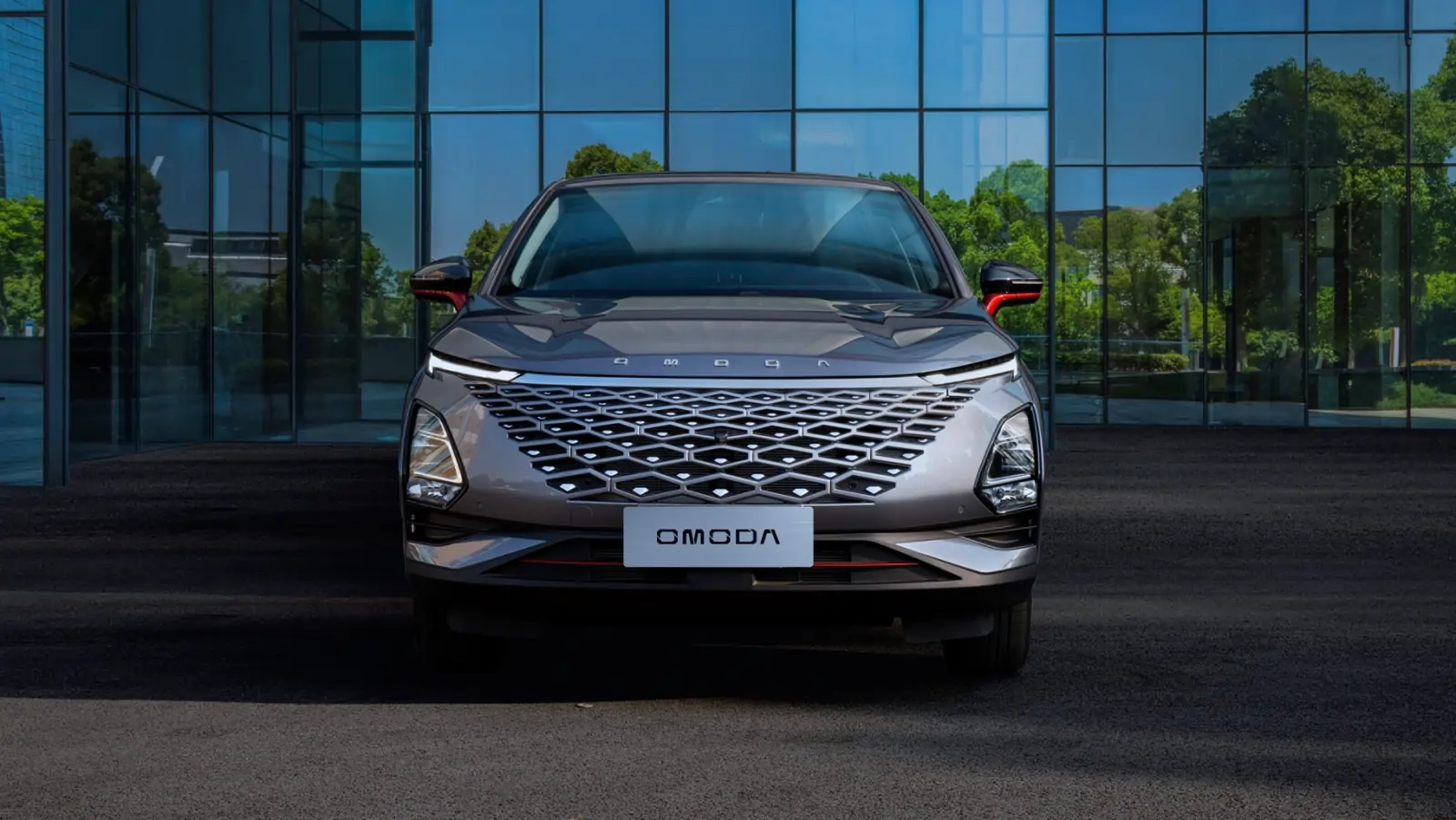 product-sec gallery-omoda-c5-pic4-1600 by 901 pixels