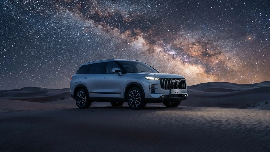 Desert Driving in Style: JAECOO J7 Weekend Drive from Dubai