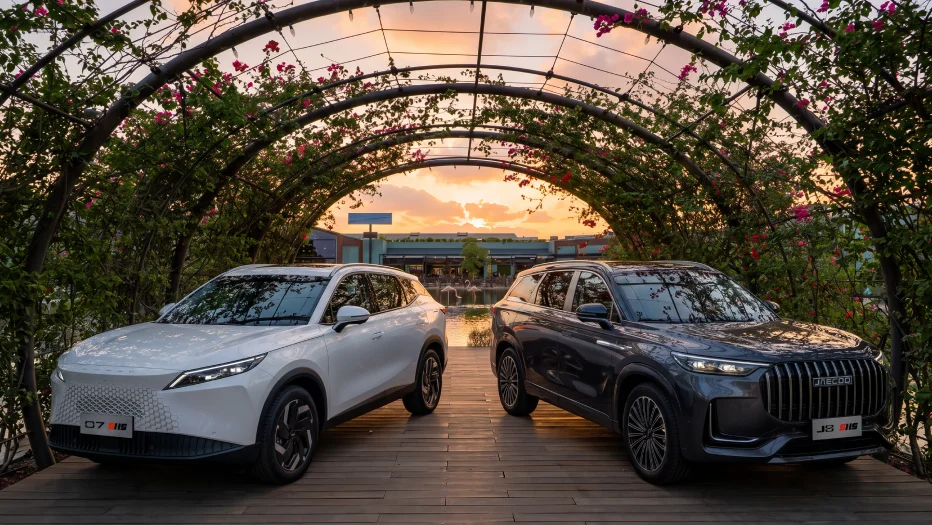 OMODA & JAECOO at Alkhawaneej Mall, Dubai | AUTORUN